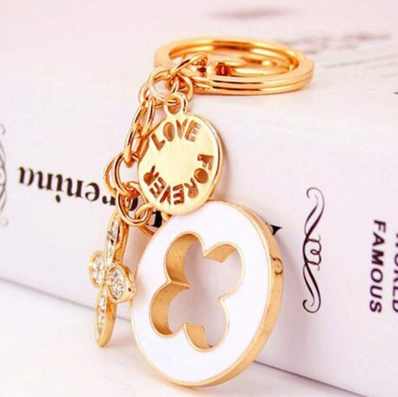 Four-leaf Clover Crystal Rhinestone Keychain - Picture 5 of 5